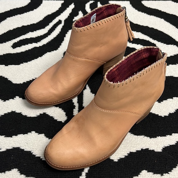 TOMS Leila Leather Bootie in Tan Size 7.5 - Picture 3 of 14